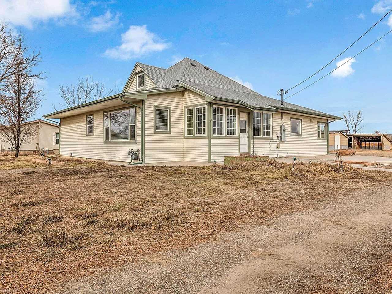 3098 E Rd - Photo 3 of 26