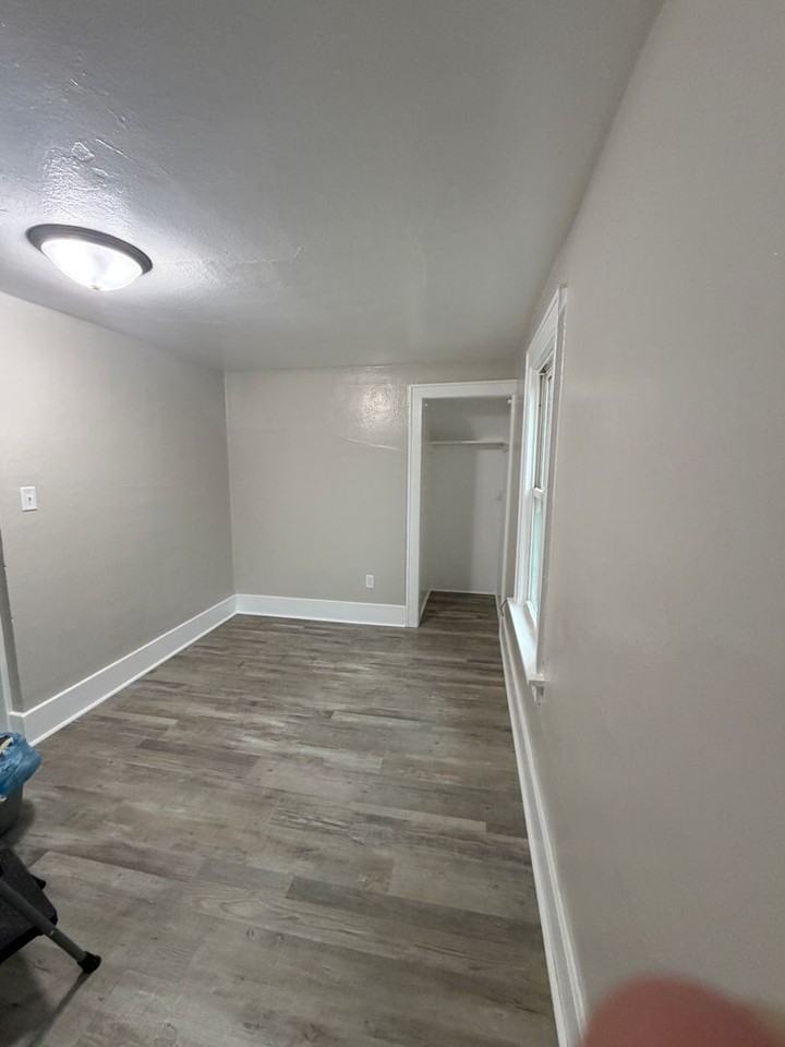 512 5th St Se - Photo 5 of 14
