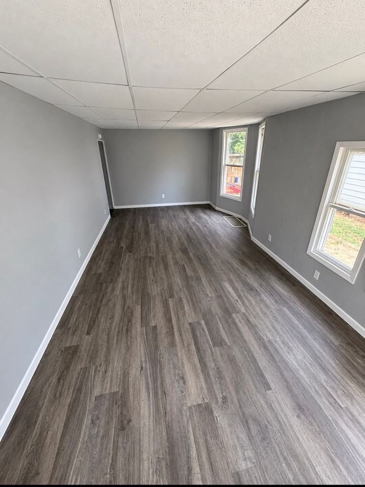 541 W Vine St - Photo 2 of 7
