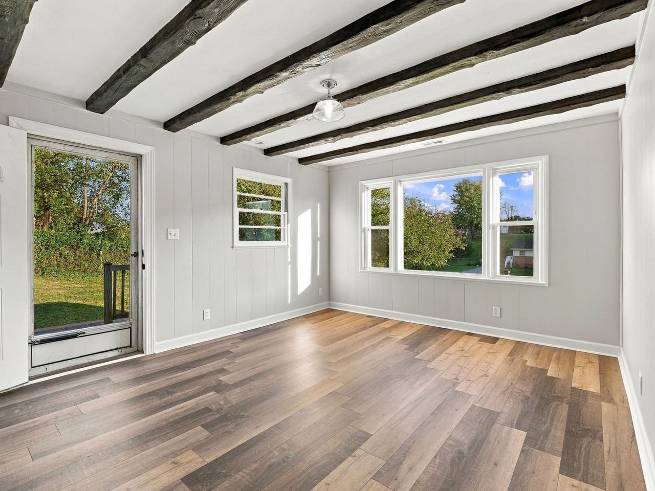 1945 Springfield Ave - Photo 5 of 36