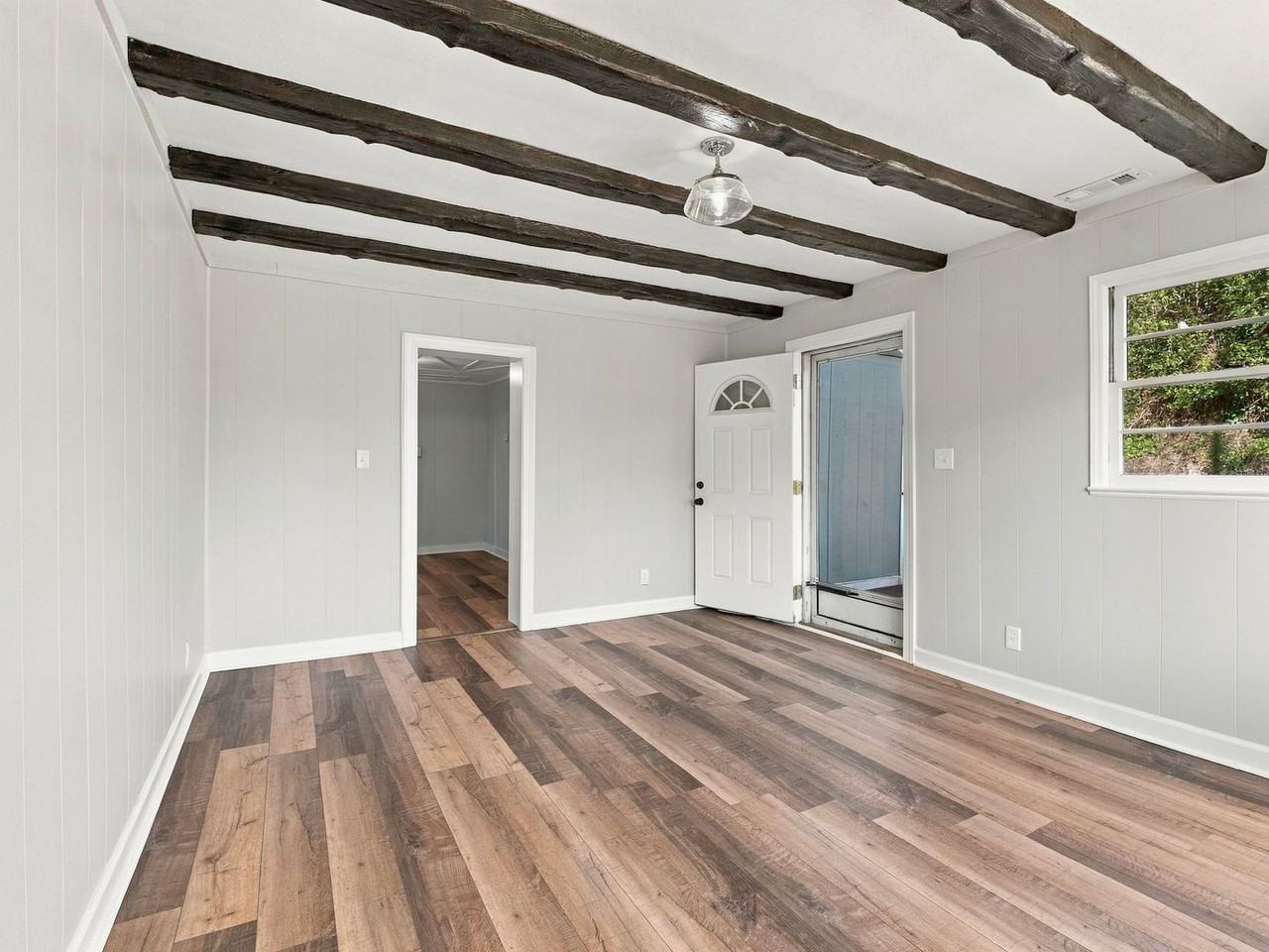 1945 Springfield Ave - Photo 7 of 36