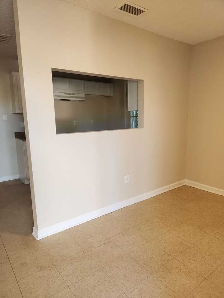 1722 N 35th St - Photo 2 of 12