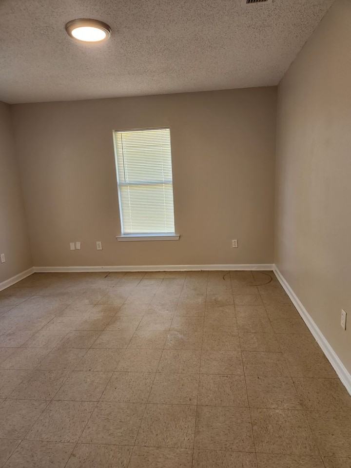 1722 N 35th St - Photo 5 of 12