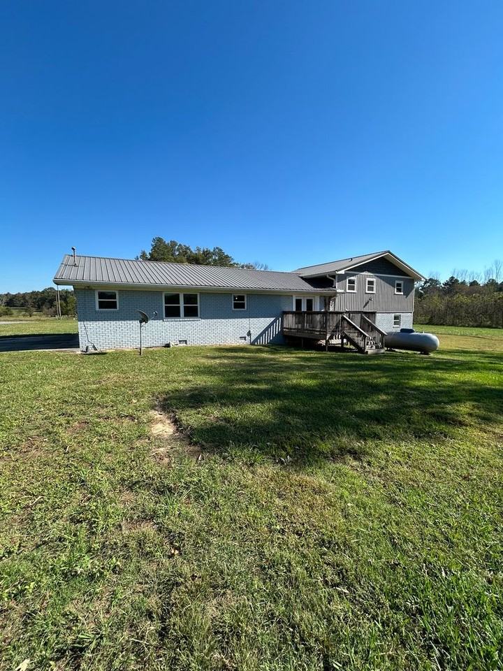 1064 Humbard Rd Se - Photo 3 of 42