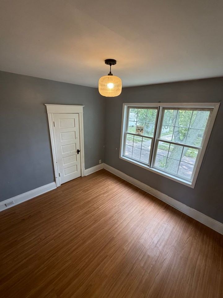 252 N English Ave - Photo 6 of 10