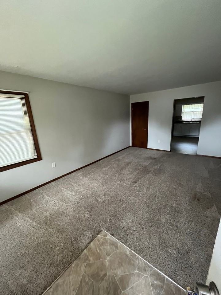 1507 Starview Dr - Photo 2 of 7