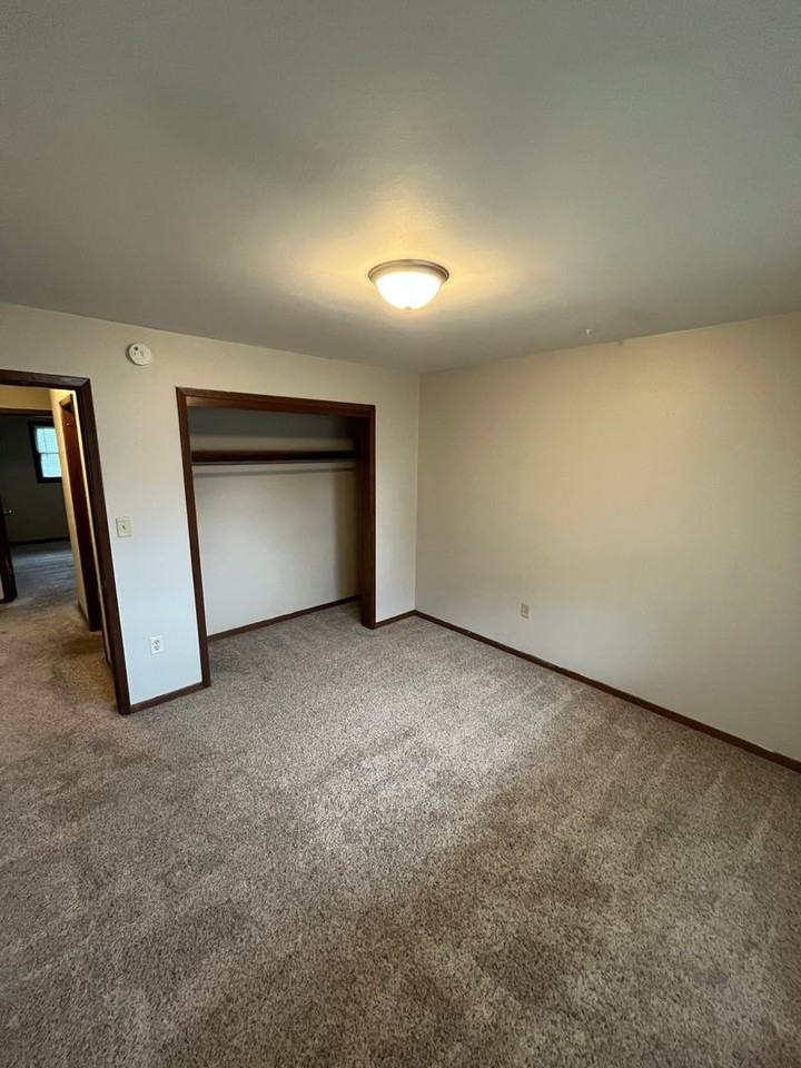 1507 Starview Dr - Photo 3 of 7