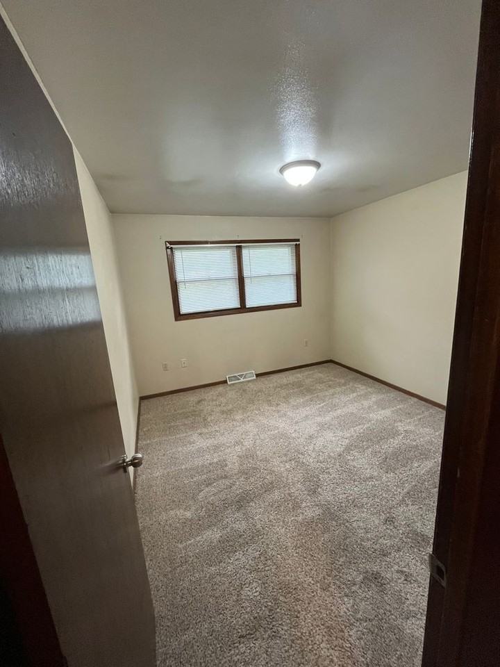 1507 Starview Dr - Photo 6 of 7