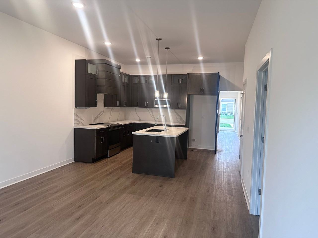 3728 Nw 93rd St - Photo 5 of 24