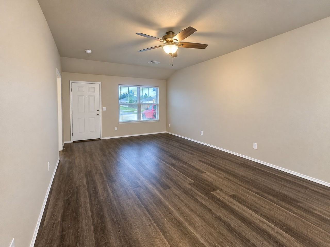 525 W Ava Dr - Photo 3 of 17