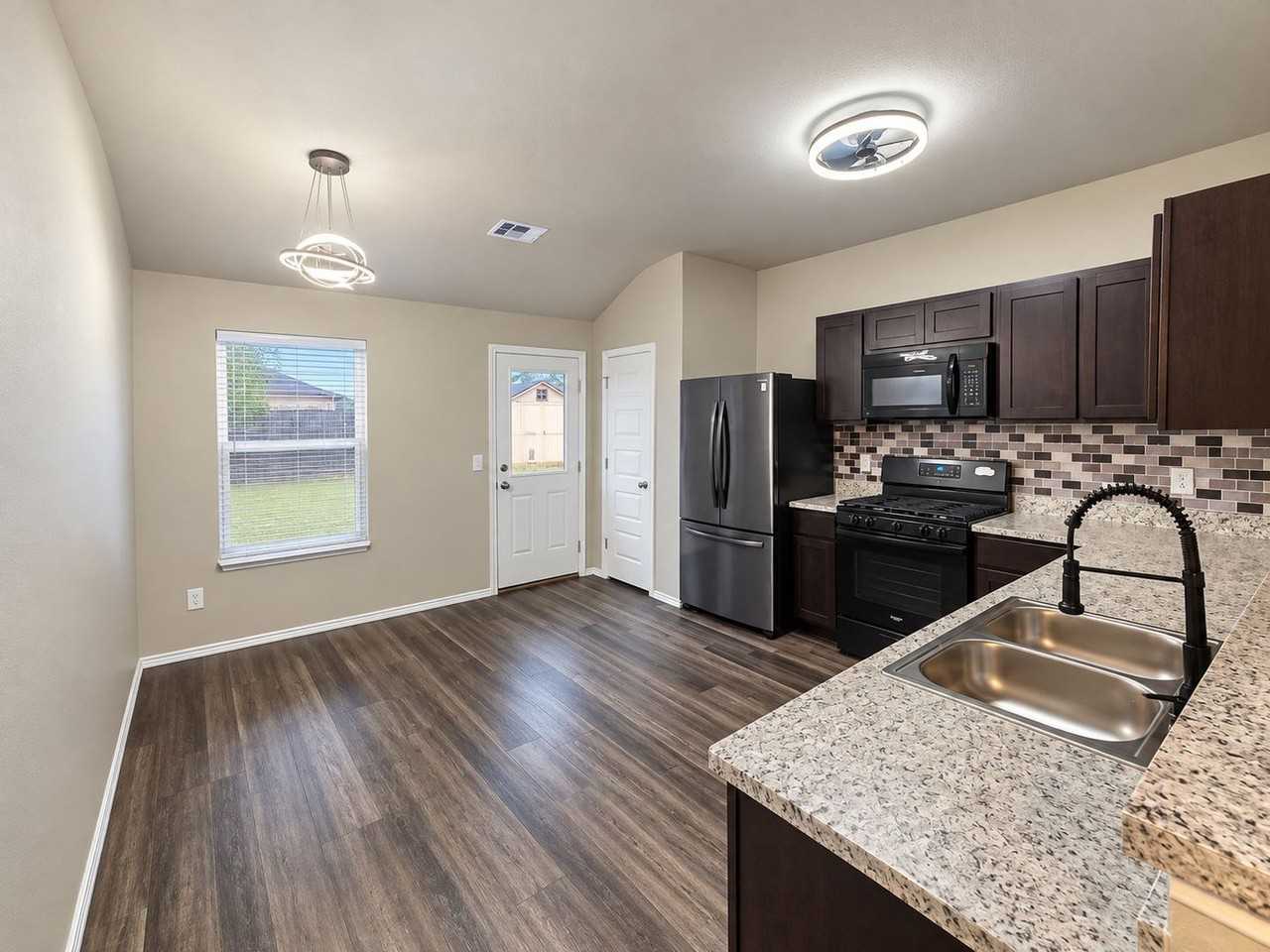 525 W Ava Dr - Photo 4 of 17