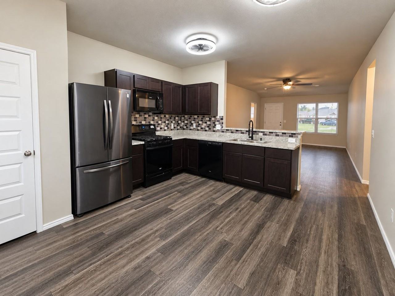 525 W Ava Dr - Photo 5 of 17