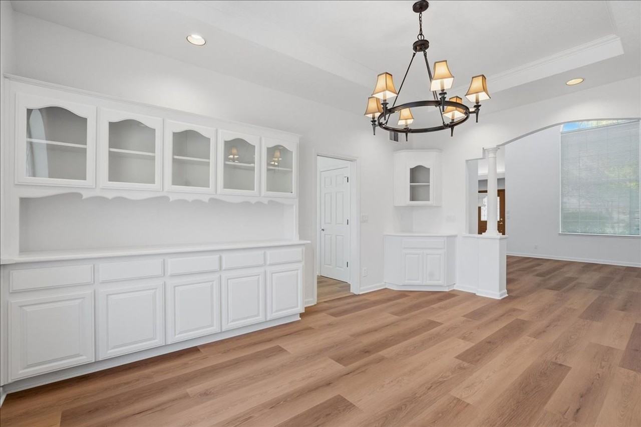 3241 Curlew St - Photo 7 of 36
