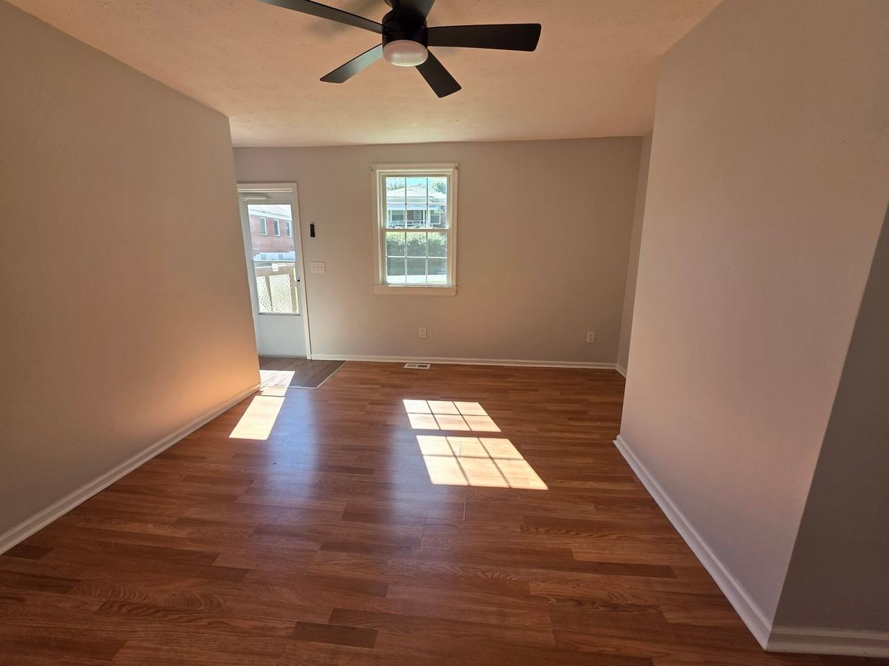 814 Taylor St - Photo 2 of 9