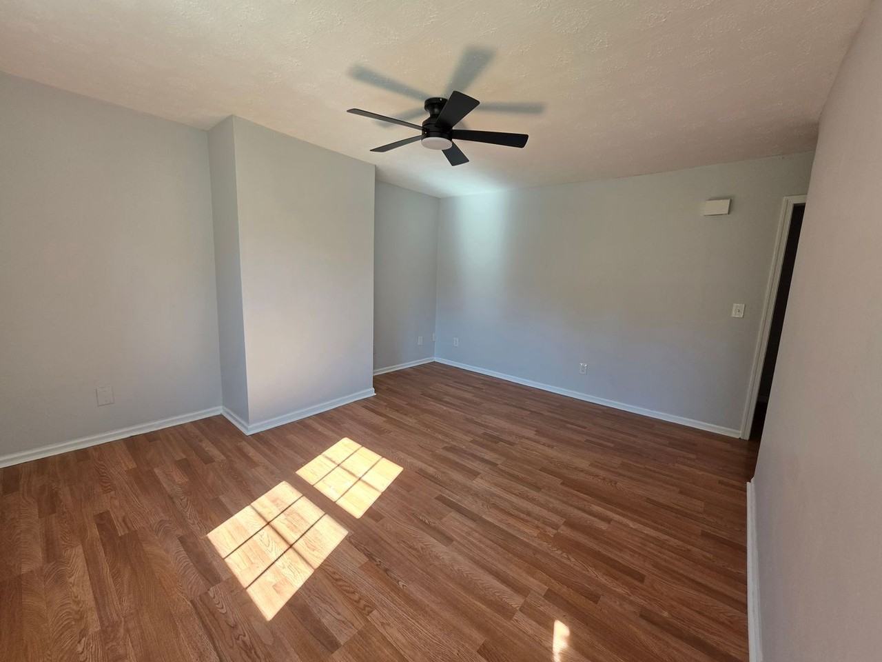 814 Taylor St - Photo 3 of 9