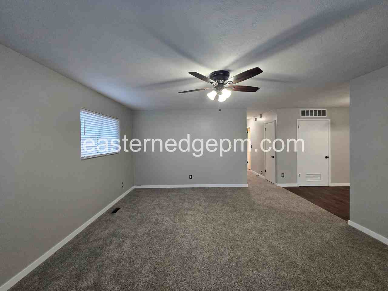 568 Nw 3rd St - Photo 5 of 34