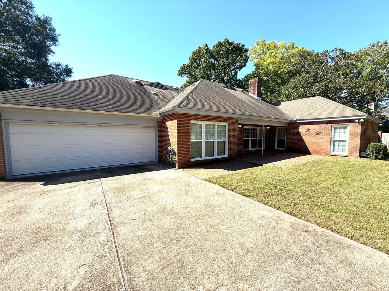 2029 Vaughn Ln - Photo 5 of 20