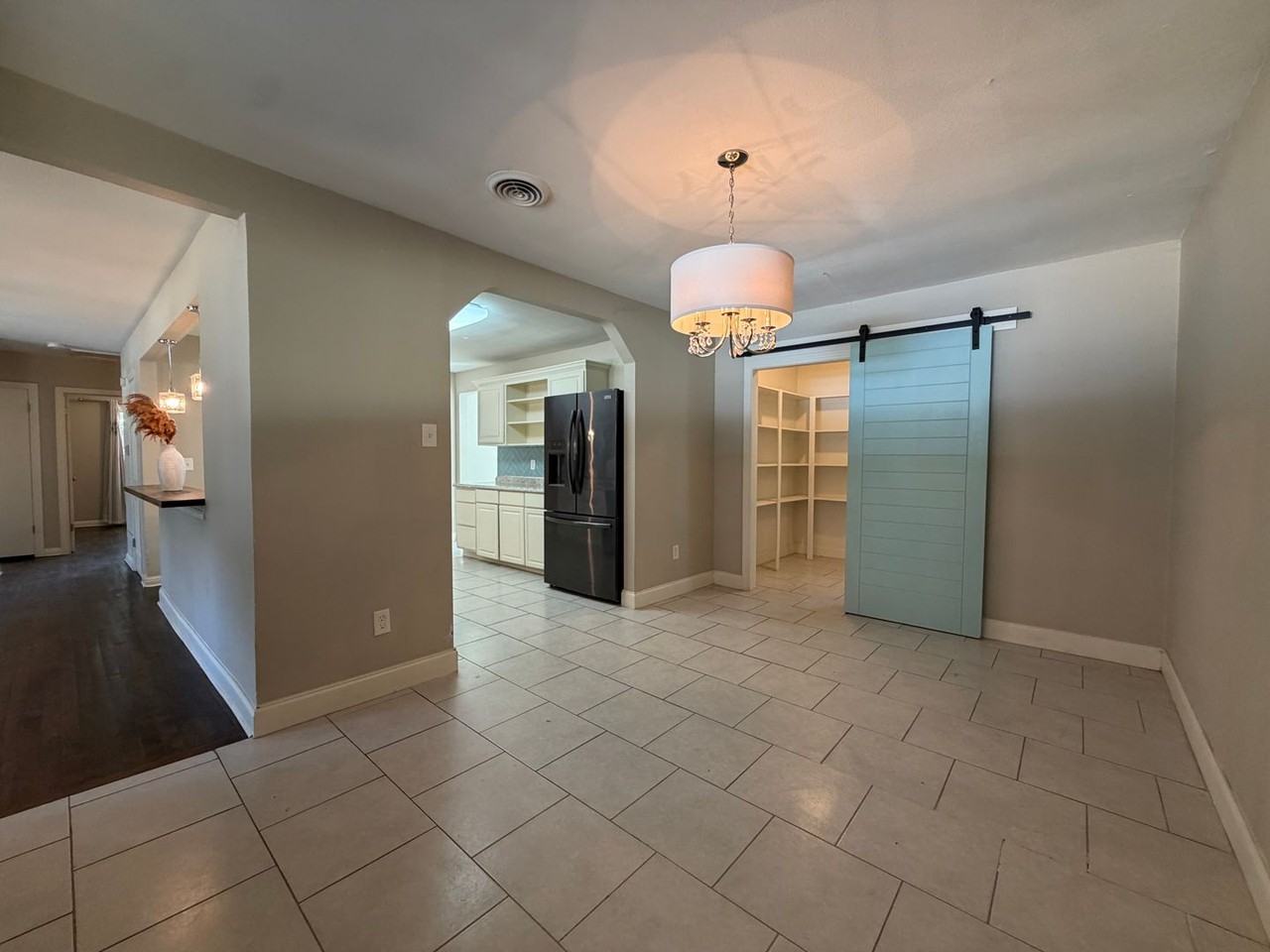 4509 Blackstone Dr - Photo 4 of 21