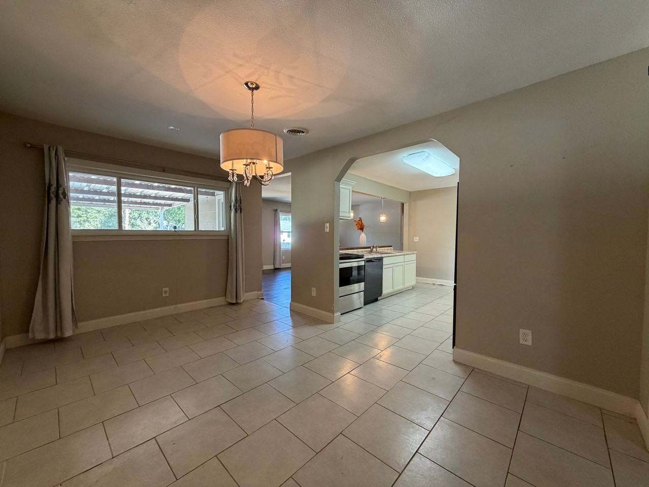 4509 Blackstone Dr - Photo 5 of 21