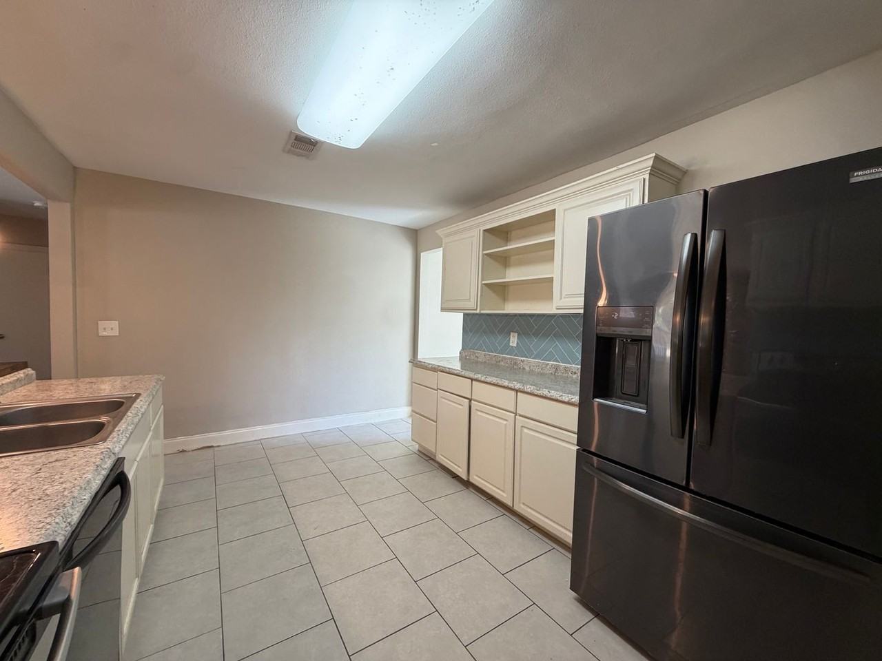 4509 Blackstone Dr - Photo 7 of 21