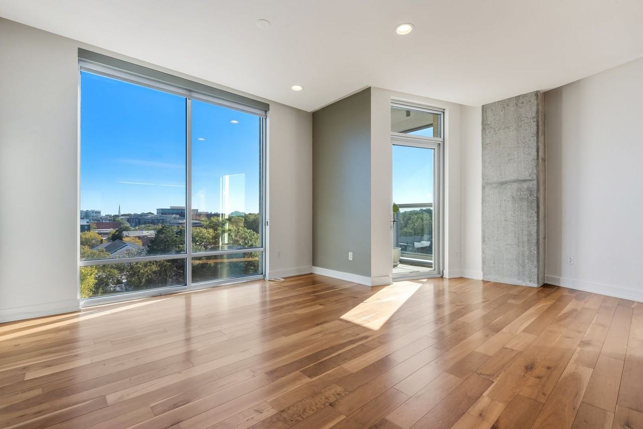 601 W Rosemary St #604 - Photo 3 of 22