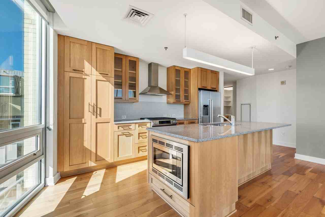 601 W Rosemary St #604 - Photo 4 of 22