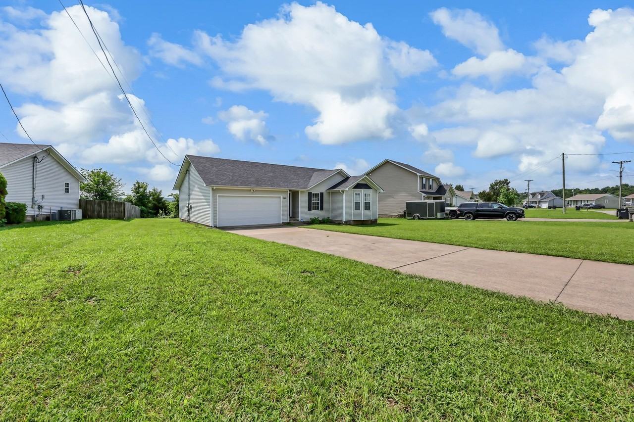 707 Shetland Dr - Photo 3 of 29