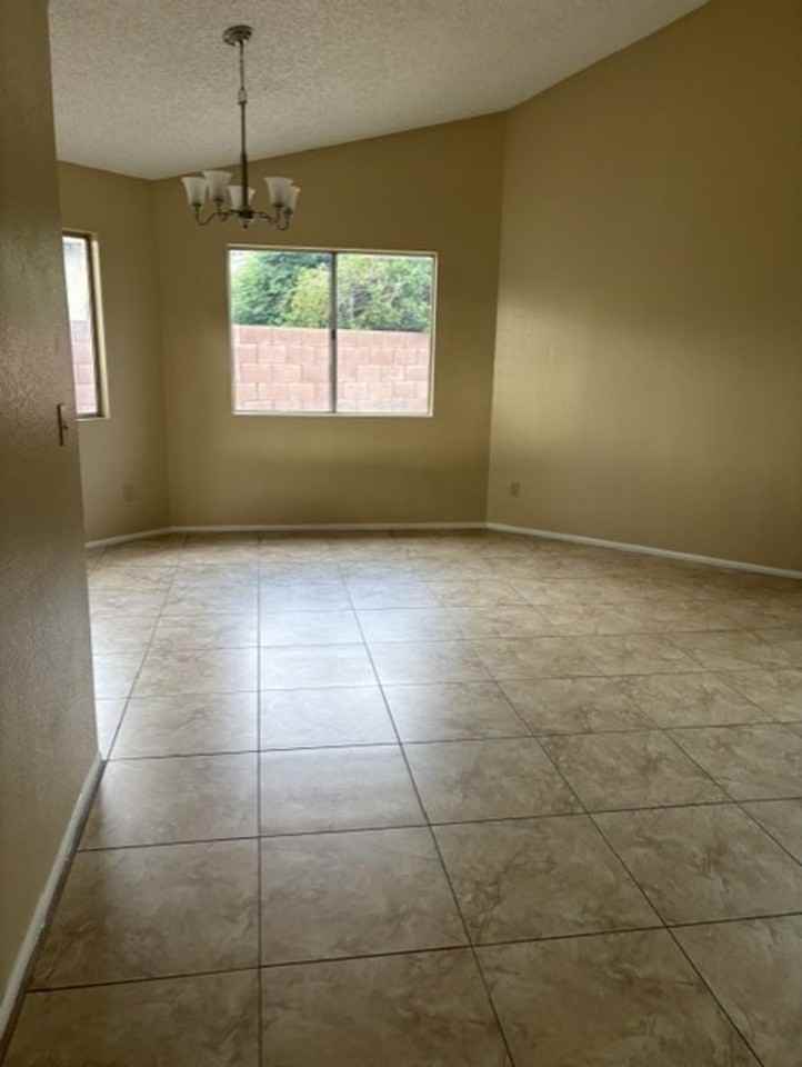 9280 N Hampshire Dr - Photo 3 of 12