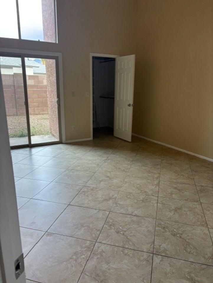 9280 N Hampshire Dr - Photo 6 of 12