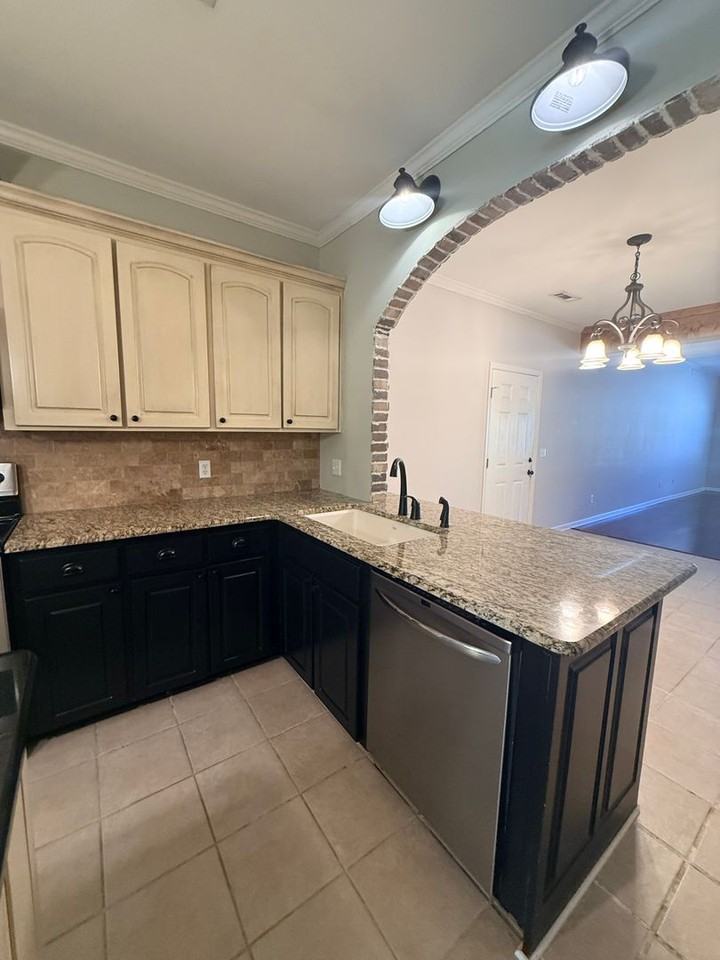 22 Breckenridge Ct - Photo 7 of 23