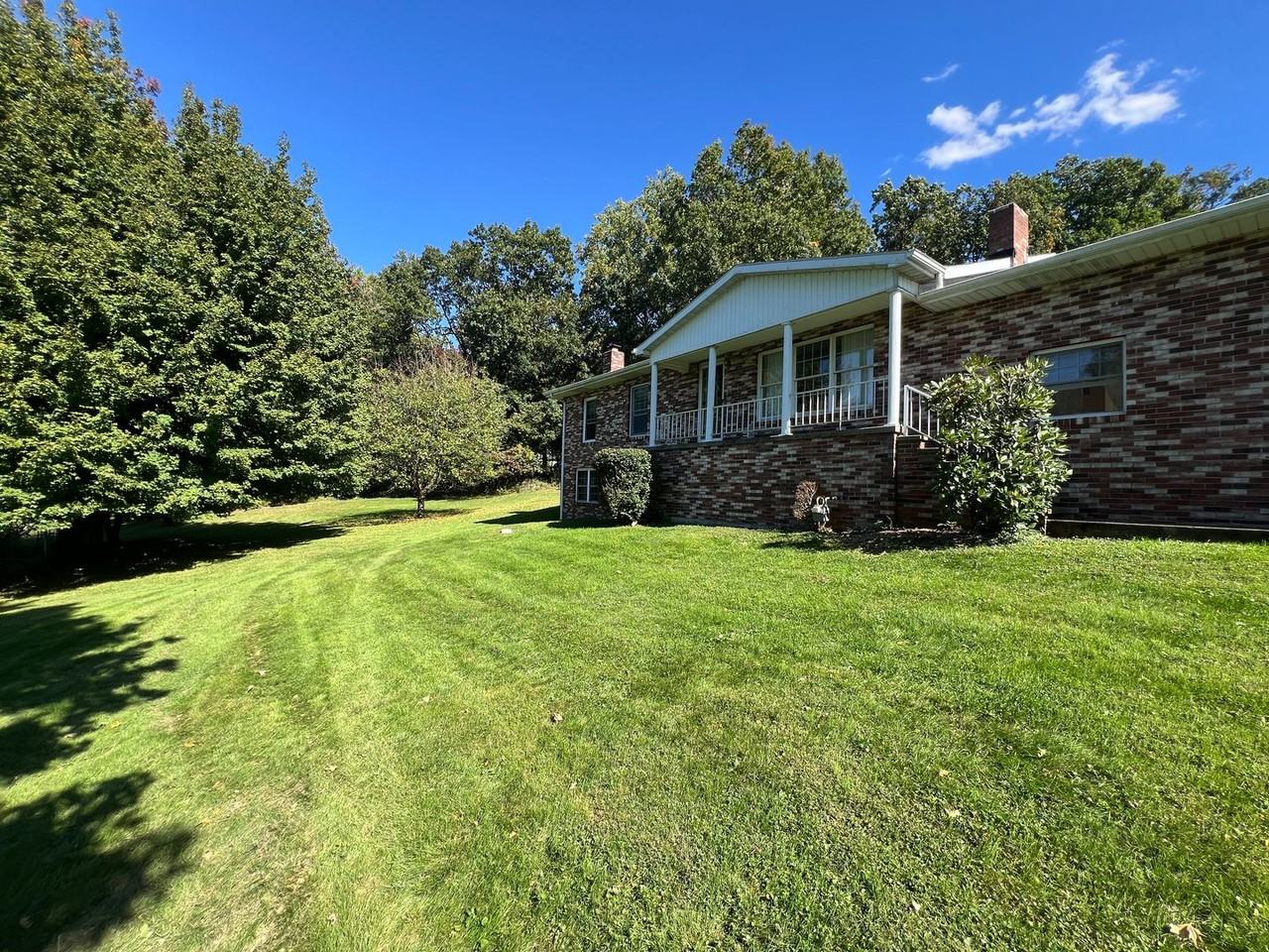 95 Sugar Maple Hl - Photo 3 of 42