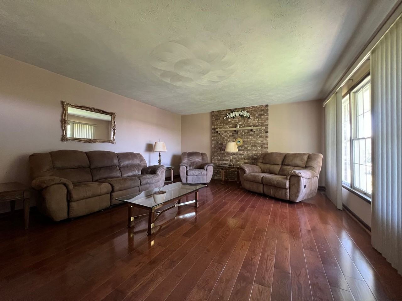 95 Sugar Maple Hl - Photo 4 of 42