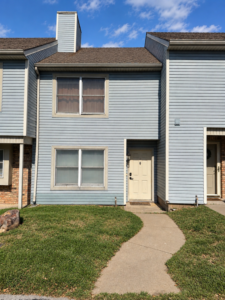 2700 S Ingram Mill Rd - Photo 2 of 3