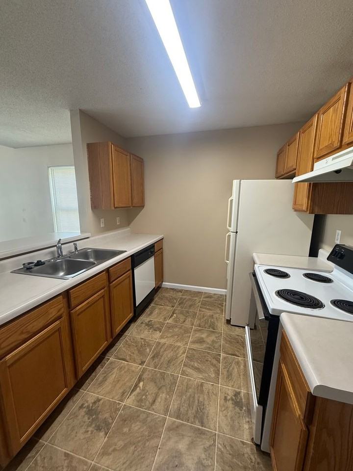 5101 Geyser Blvd #5101 - Photo 2 of 11