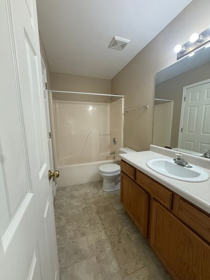 5101 Geyser Blvd #5101 - Photo 7 of 11