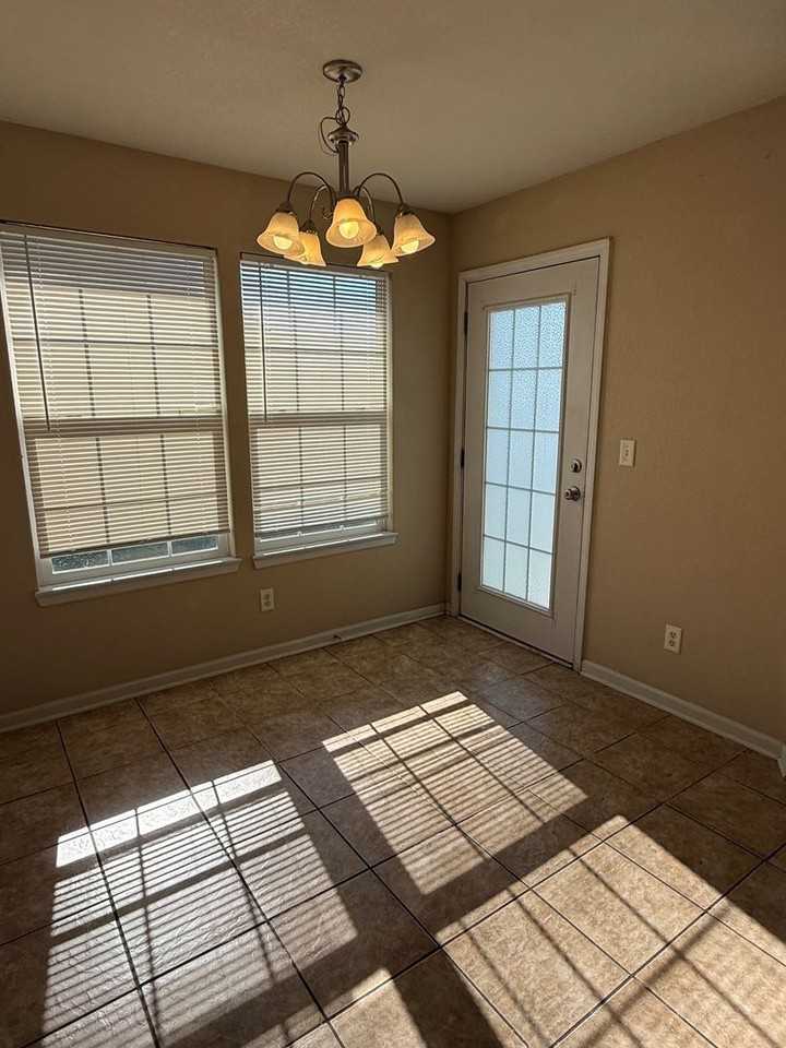 2408 Brooke Bnd - Photo 3 of 12