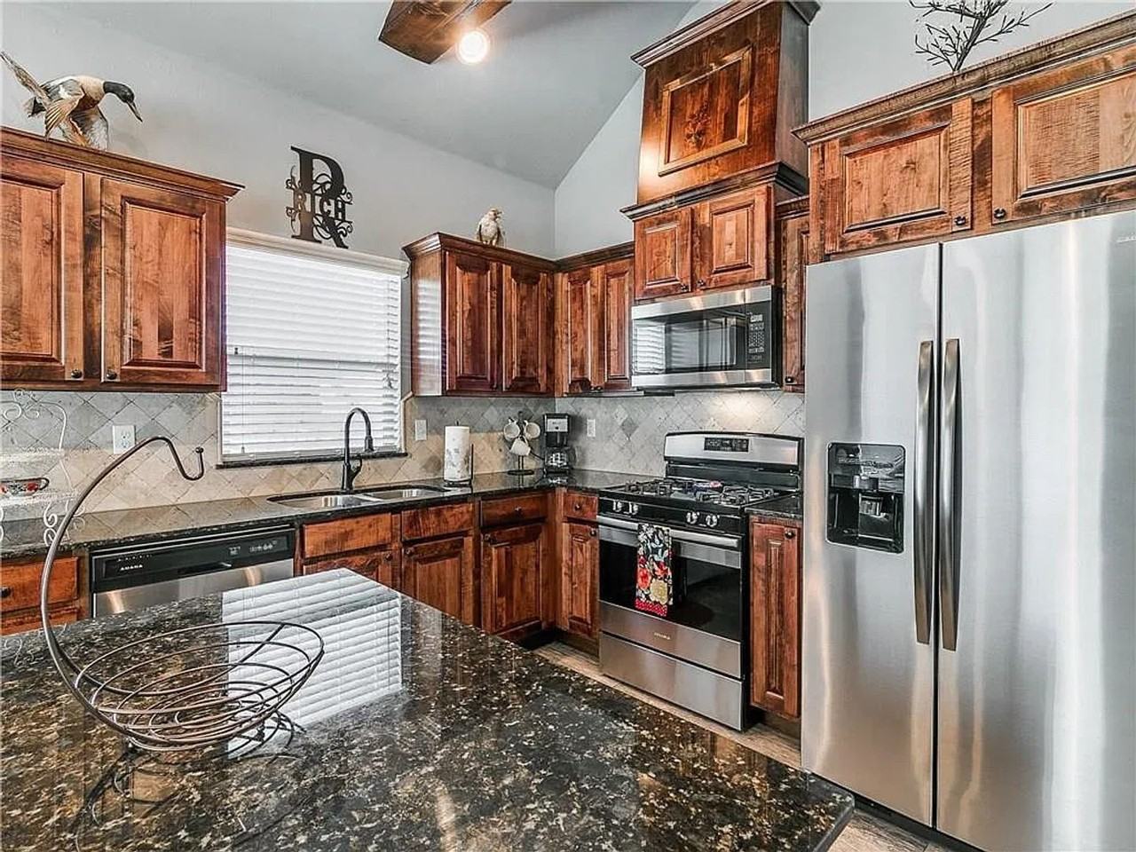 209 Timber Ln - Photo 2 of 7