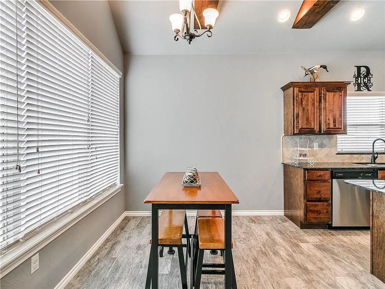 209 Timber Ln - Photo 3 of 7