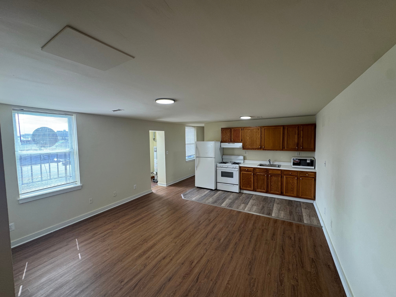 2100 Maryland Ave - Photo 2 of 18