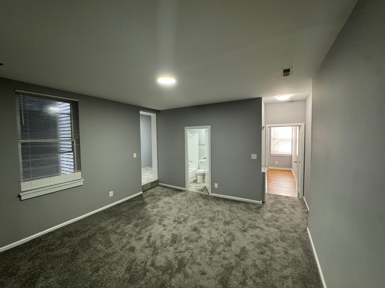 2100 Maryland Ave - Photo 3 of 18
