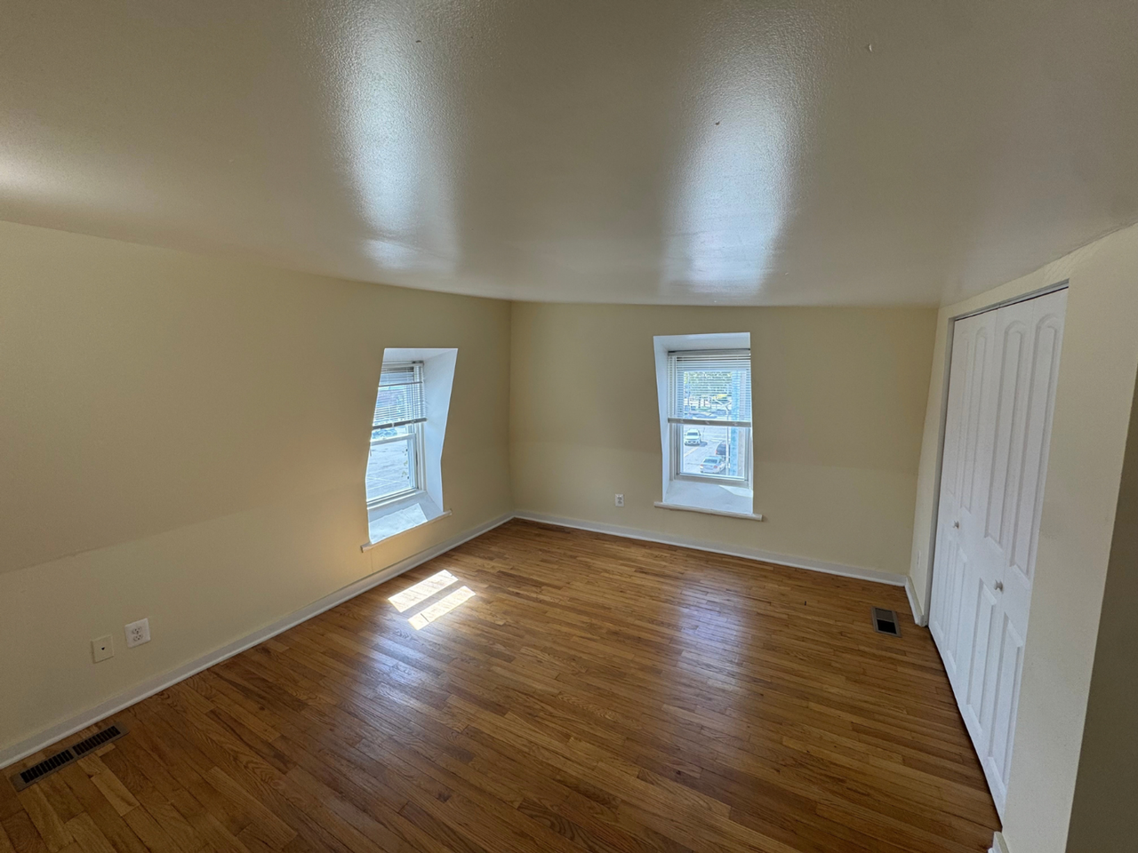 2100 Maryland Ave - Photo 6 of 18