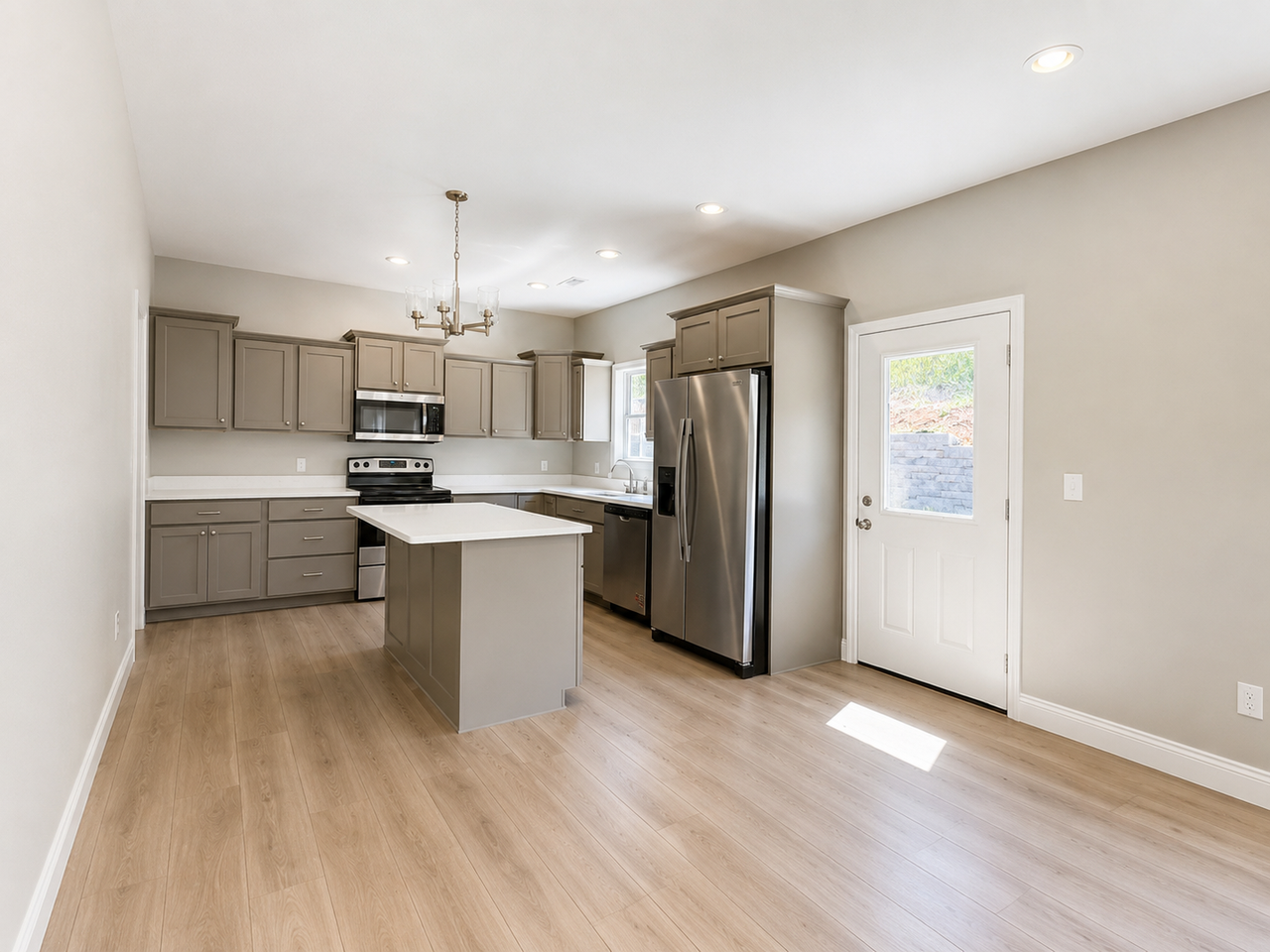 321 Kearbey Dr - Photo 5 of 19
