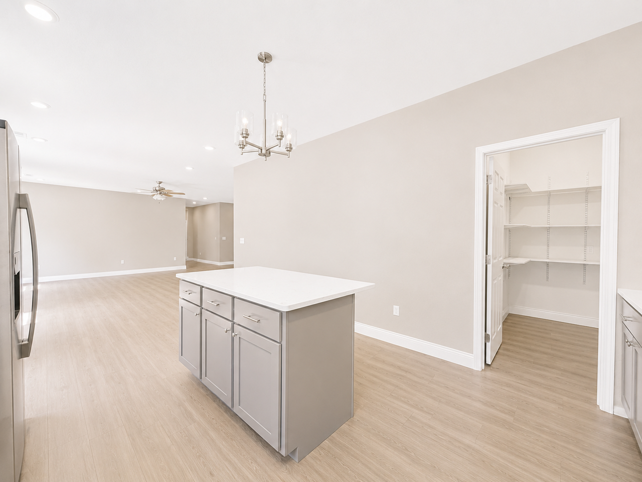 321 Kearbey Dr - Photo 6 of 19
