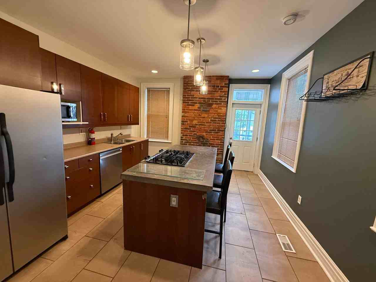 330 Main St - Photo 6 of 25