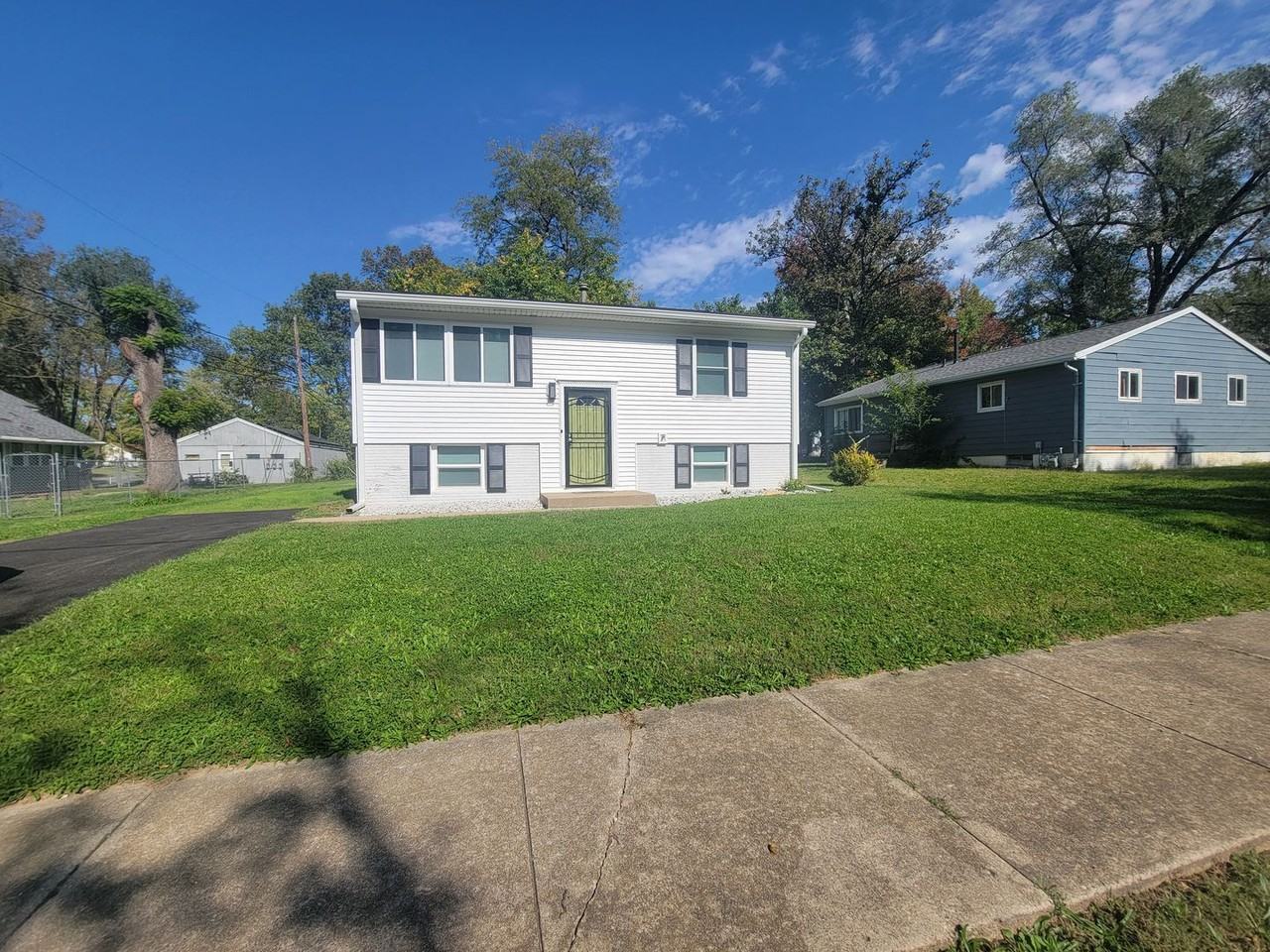 3007 W Nebraska Ave - Photo 2 of 20