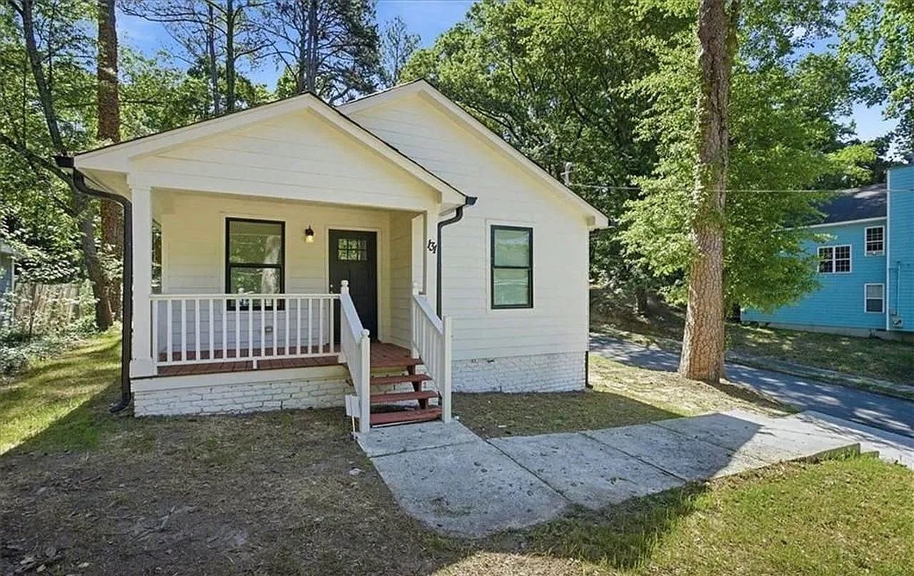 131 Holly Rd Nw - Photo 2 of 24