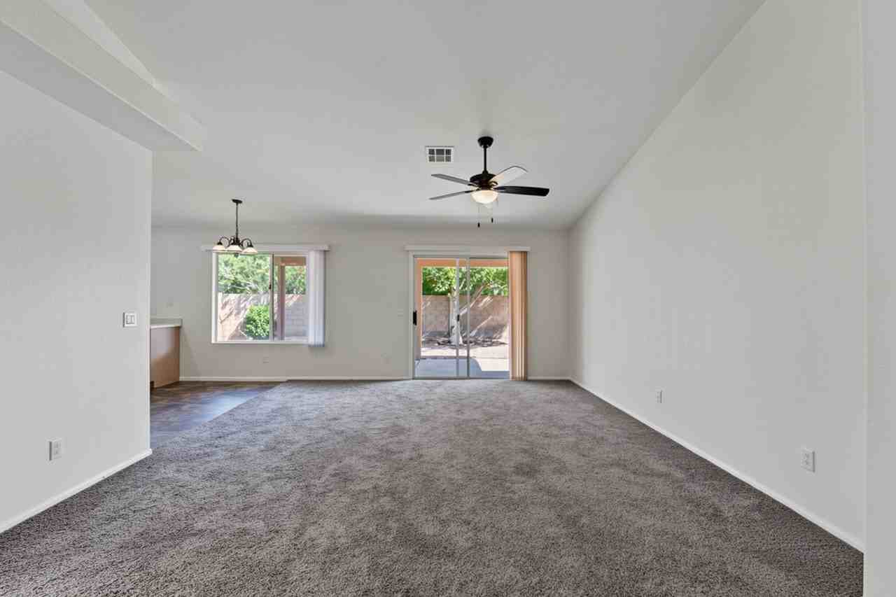 16001 N 50th Ave - Photo 7 of 35