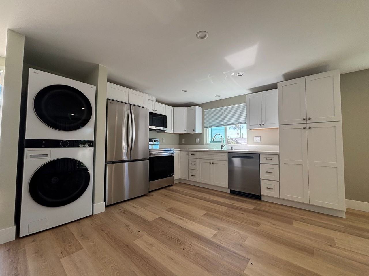 716 S. Center St - Photo 4 of 30