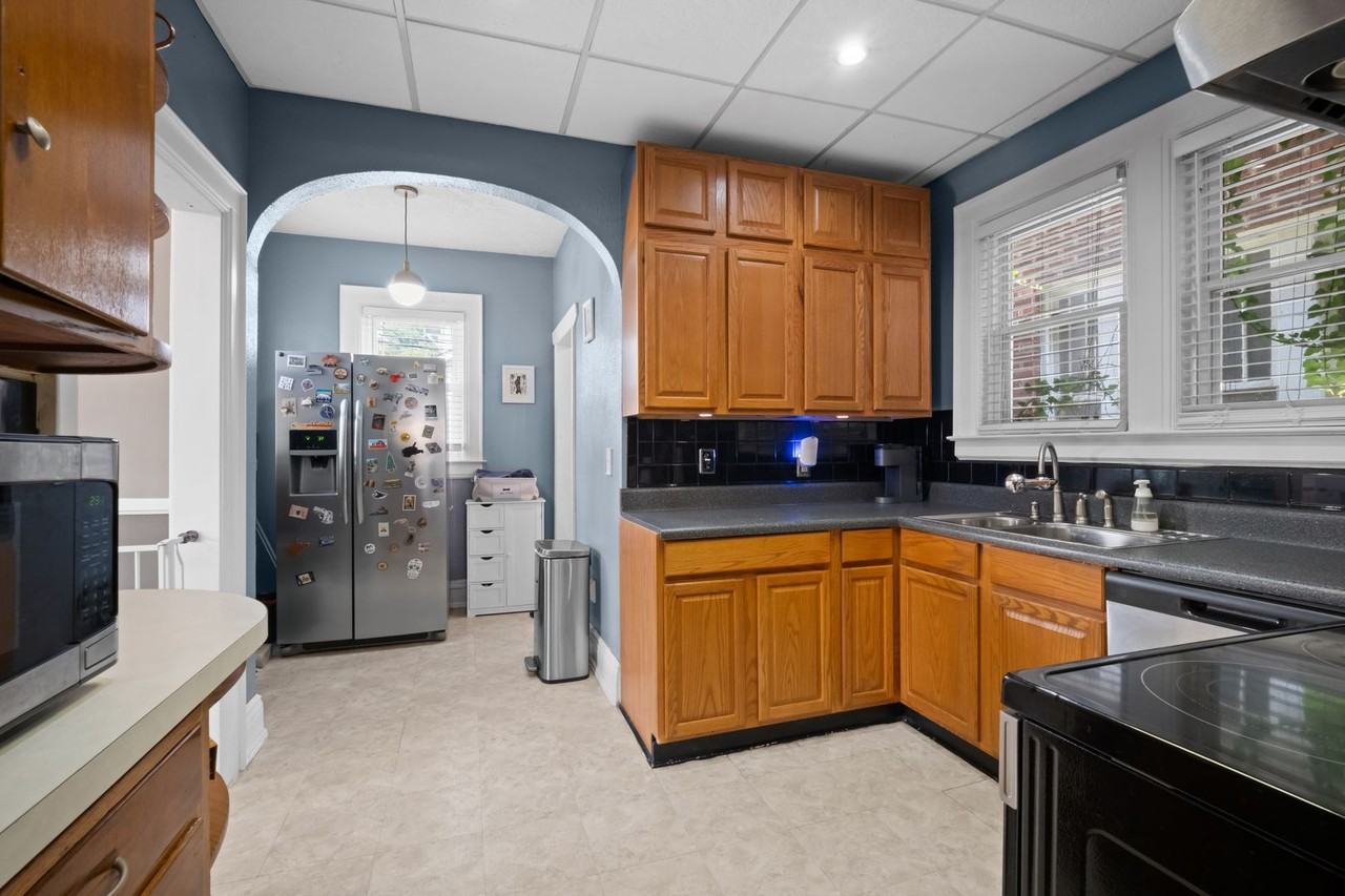 1612 Mcclung St - Photo 4 of 24