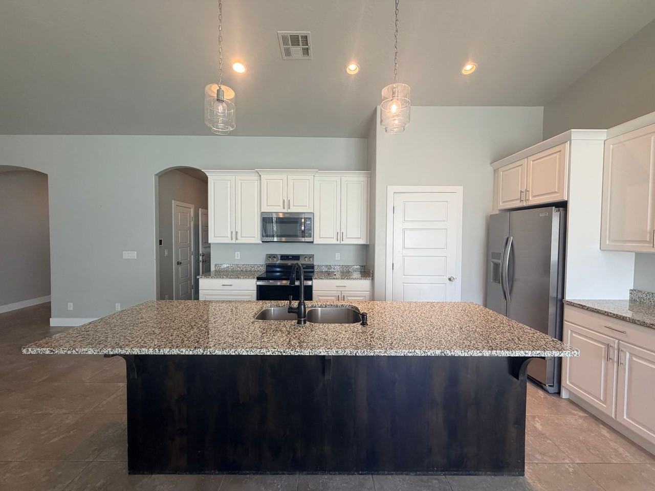 3905 S Saddleback Rd - Photo 5 of 22